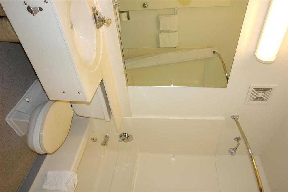 Motel 6-Seekonk, Ma - Providence East Room photo